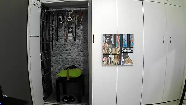 BaDSubMiss online show from 11-12-25, 04:38