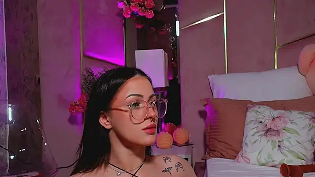 LucyLextonX online show from 04-07-26, 02:57