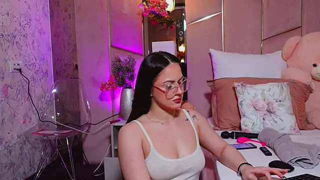 LucyLextonX online show from 04-01-26, 01:41