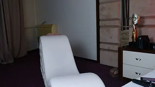 LucyLextonX online show from 02-10-26, 09:58