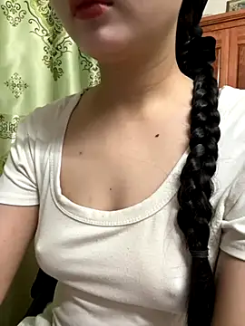 LinYi Office online show from 11-07-25, 01:43