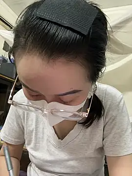LinYi Office online show from 05-09-26, 09:51