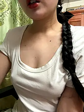 LinYi Office online show from 11-26-25, 02:22