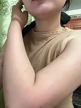 LinYi Office online show from 02-25-26, 01:28