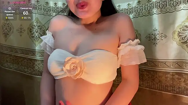 LinYi Office online show from 05-22-26, 01:25