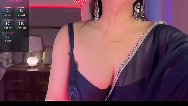 Snapshot of SunhariGirl chatting on 09-10-25, 03:49 SunhariGirl online show from 09-10-25, 03:49