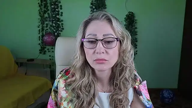Snapshot of Habibi_Honeyy chatting on 10-01-25, 11:03 Habibi Honeyy online show from 10-01-25, 11:03