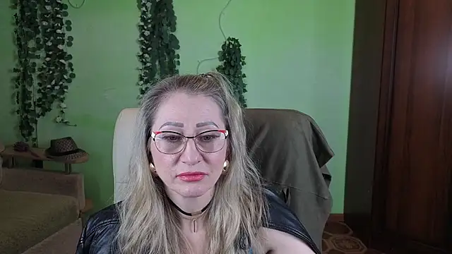 Habibi Honeyy online show from 11-24-25, 05:18