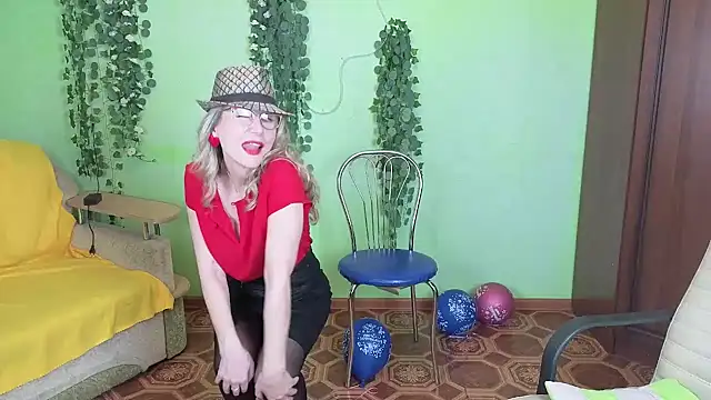 Snapshot of Habibi_Honeyy chatting on 10-10-25, 04:46 Habibi Honeyy online show from 10-10-25, 04:46