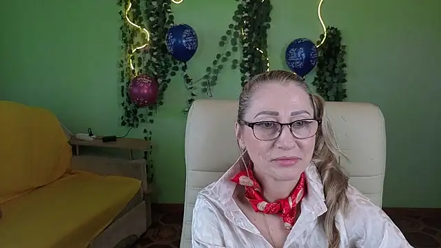 Snapshot of Habibi_Honeyy chatting on 09-23-25, 05:03 Habibi Honeyy online show from 09-23-25, 05:03