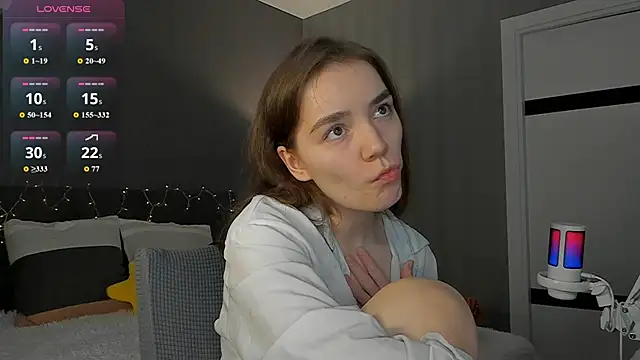 Snapshot of sweete_chantal chatting on 05-07-26, 08:23 sweete chantal online show from 05-07-26, 08:23