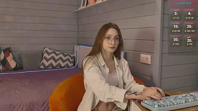 Vikki wyye online show from 09-29-25, 04:41