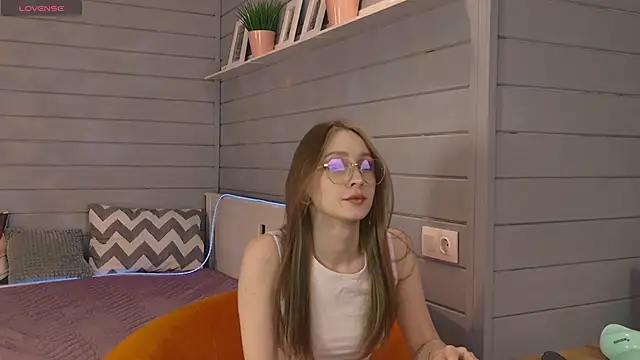 Vikki wyye online show from 10-04-25, 03:19