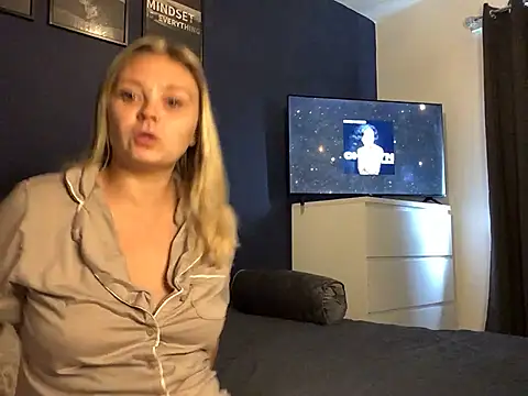 Snapshot of Star-36 chatting on 02-15-26, 11:53 Star-36 online show from 02-15-26, 11:53