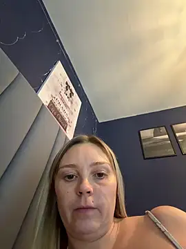 Snapshot of Star-36 chatting on 02-21-26, 12:29 Star-36 online show from 02-21-26, 12:29