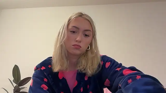 Kitty Swetty online show from 10-04-25, 07:04