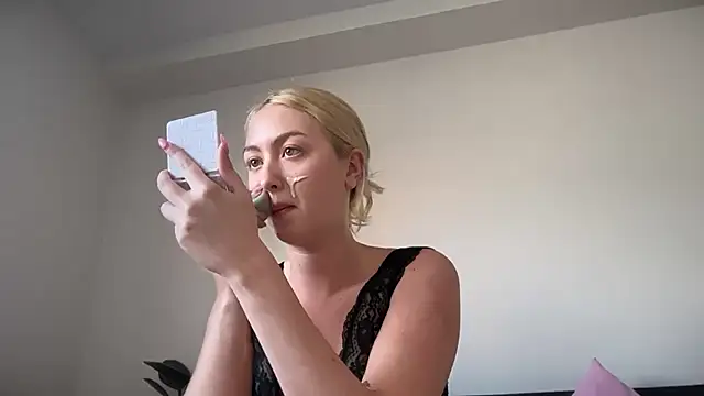 Snapshot of Kitty_Swetty chatting on 05-06-26, 01:37 Kitty Swetty online show from 05-06-26, 01:37