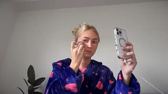 Kitty Swetty online show from 10-07-25, 08:59