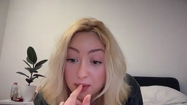 Kitty Swetty online show from 02-25-26, 10:42