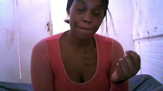 Snapshot of Seductivepreg69 chatting on 03-18-26, 01:13 Seductivepreg69 online show from 03-18-26, 01:13