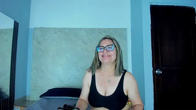 Agatha Pleasure online show from 04-30-26, 12:01