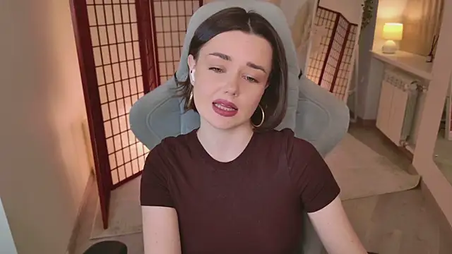 AvaFlower online show from 11-18-25, 03:15