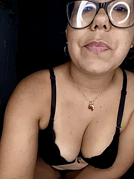 Snapshot of MilfTentasion chatting on 10-01-25, 01:33 MilfTentasion online show from 10-01-25, 01:33