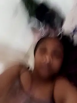 Snapshot of MORALAREAL chatting on 03-15-26, 12:39 MORALAREAL online show from 03-15-26, 12:39