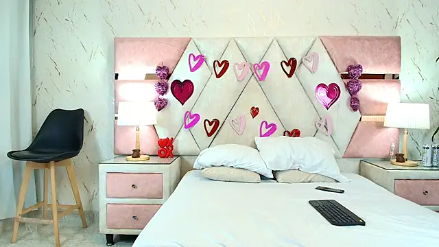 Zoelucas online show from 09-13-25, 07:47