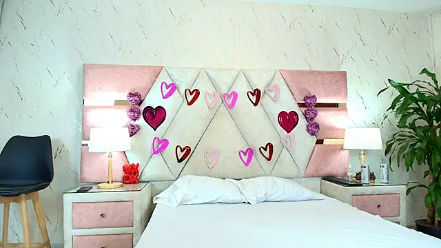 Zoelucas online show from 09-29-25, 07:08