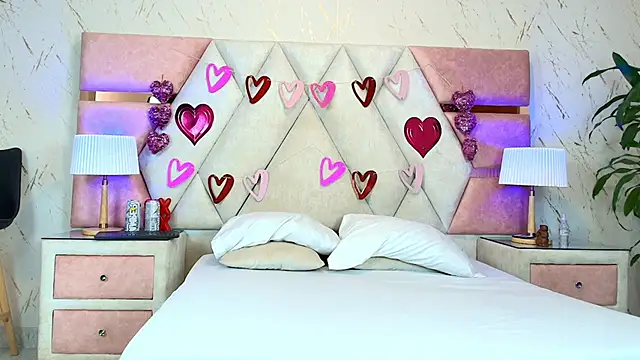 Zoelucas online show from 09-17-25, 07:27