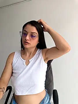 Snapshot of Coralinne__ chatting on 04-07-26, 03:47 Coralinne online show from 04-07-26, 03:47