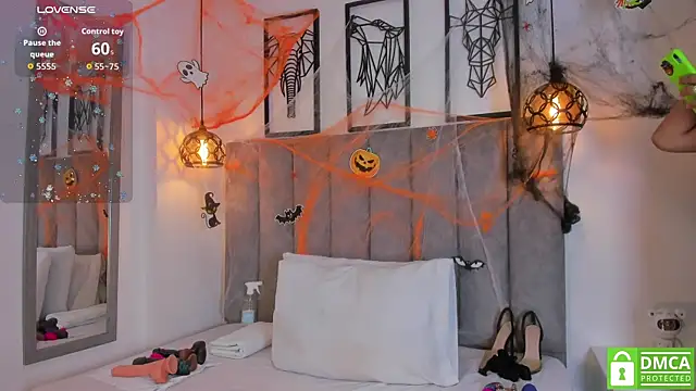 Snapshot of Gia_Scott chatting on 10-27-25, 08:21 Gia Scott online show from 10-27-25, 08:21