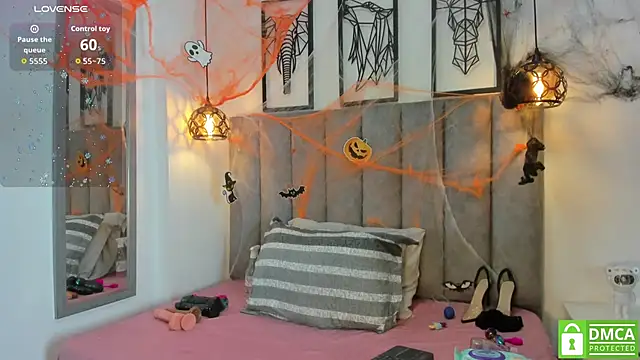 Snapshot of Gia_Scott chatting on 10-28-25, 08:30 Gia Scott online show from 10-28-25, 08:30