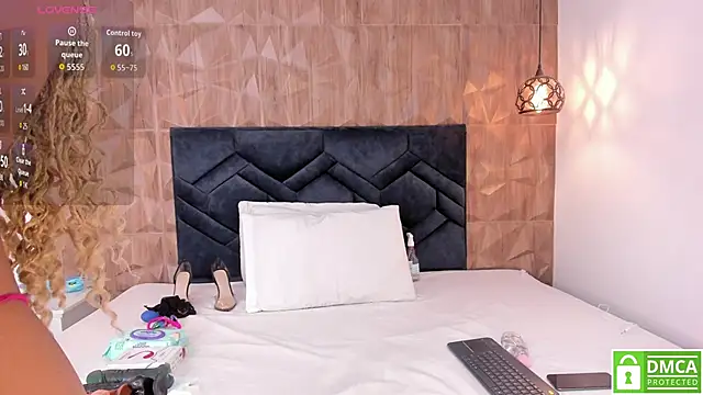 Snapshot of Gia_Scott chatting on 12-03-25, 08:52 Gia Scott online show from 12-03-25, 08:52