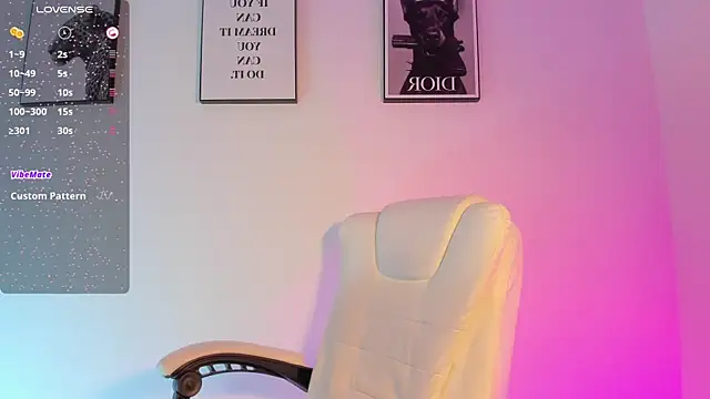 LizzyPonce online show from 10-27-25, 09:10