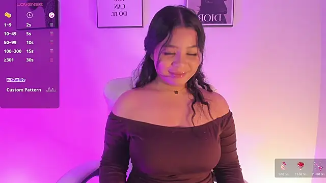 LizzyPonce online show from 10-24-25, 07:40