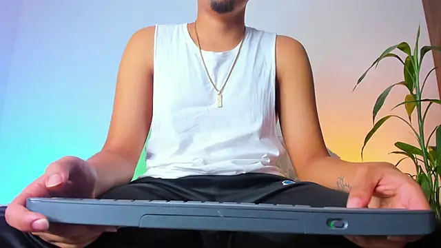 Snapshot of asmodeo_33 chatting on 11-11-25, 07:58 asmodeo 33 online show from 11-11-25, 07:58