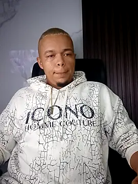 Snapshot of asmodeo_33 chatting on 11-21-25, 05:39 asmodeo 33 online show from 11-21-25, 05:39