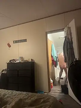 Snapshot of daddyLeeandprincessmarie chatting on 10-05-25, 09:33 daddyLeeandprincessmarie online show from 10-05-25, 09:33