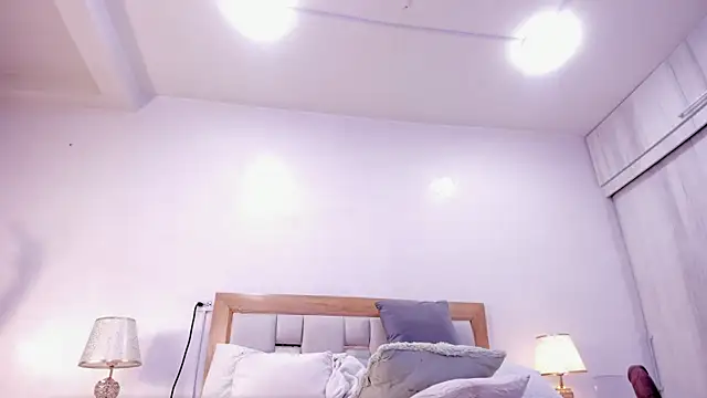 megan rous  online show from 04-18-26, 03:09