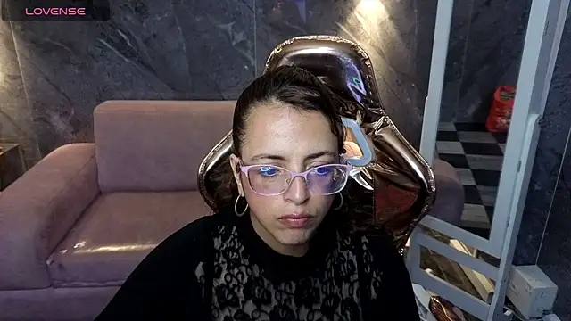  Evoni b online show from 11-06-25, 07:51