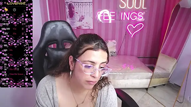 Snapshot of _Evoni_b chatting on 09-09-25, 01:38 Evoni b online show from 09-09-25, 01:38