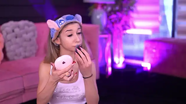 OdetteMason online show from 02-20-26, 06:10