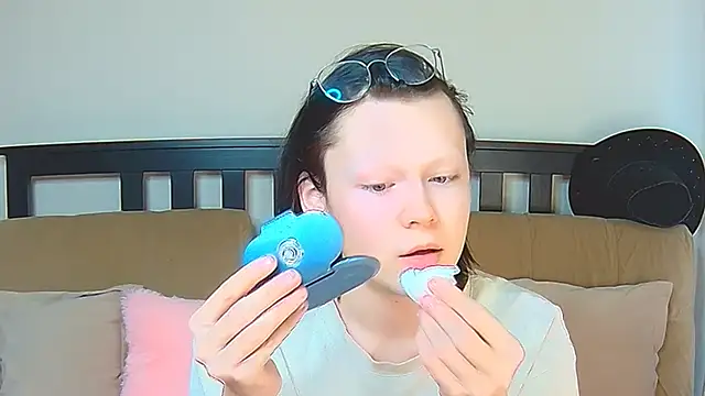 Derek Carter online show from 04-14-26, 01:05