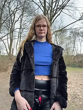 Bikergirl 97 online show from 03-10-26, 10:30