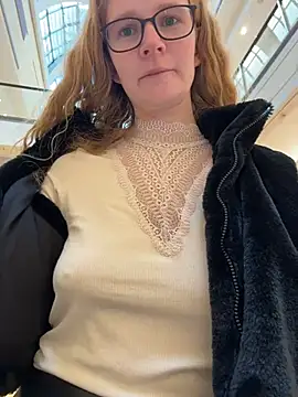 Bikergirl 97 online show from 11-11-25, 02:12