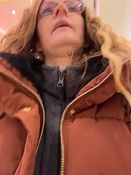 Bikergirl 97 online show from 12-02-25, 11:45