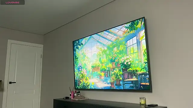 DaniHort online show from 10-29-25, 07:29