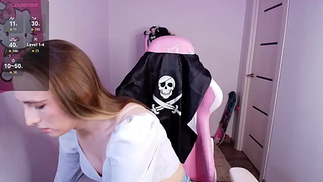 Snapshot of Vi_Luxy chatting on 10-26-25, 01:50 Vi Luxy online show from 10-26-25, 01:50